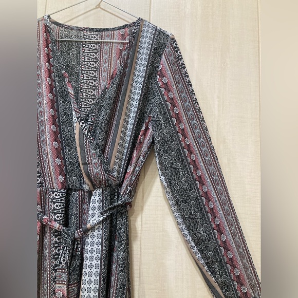 Urbanic A line ruffle dress - Picture 5 of 5